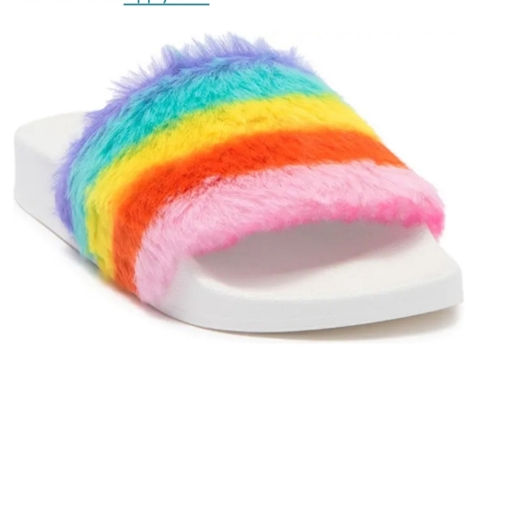 🔥HOST PICK 🔥 STEVE MADDEN Pride Rainbow softy faux fur slides - Picture 1 of 3